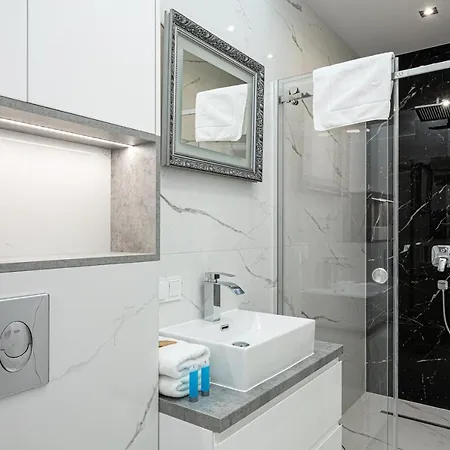 Bielany Luxury By Bookinghost *