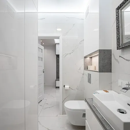Bielany Luxury Apartment *